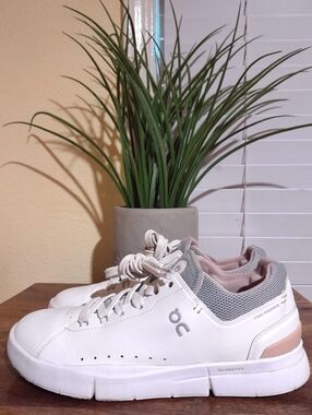 On Cloud Roger Advantage women's sneakers white leather Sz 7.5